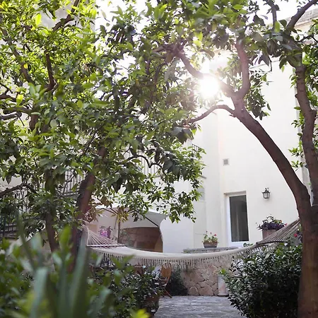Bed & Breakfast L'orangerie D'epoque Lecce