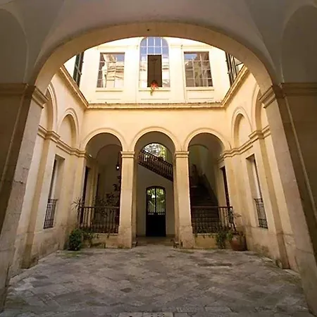Alojamento de Acomodação e Pequeno-almoço L'orangerie D'epoque 4*